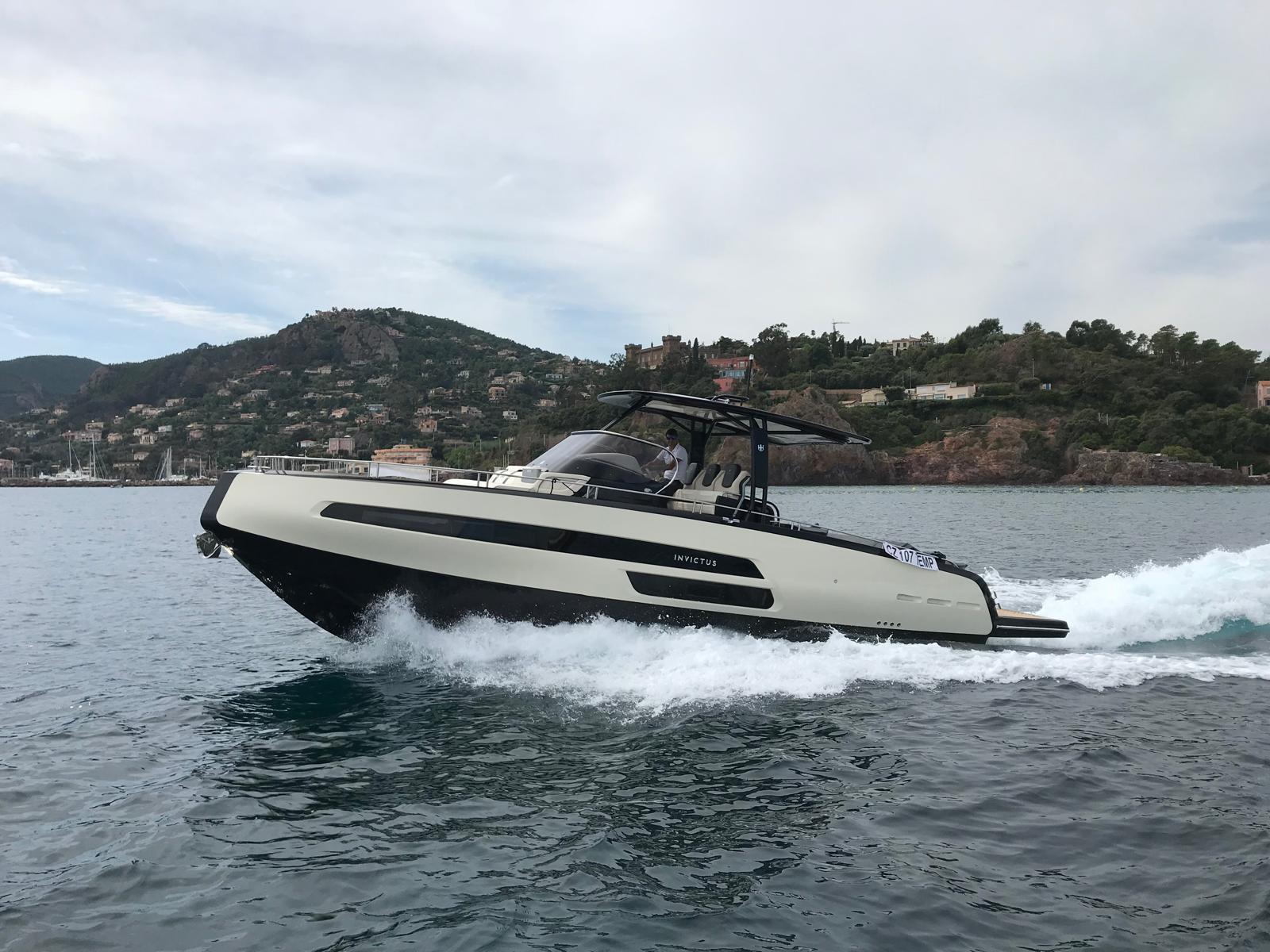INVICTUS 370 GT