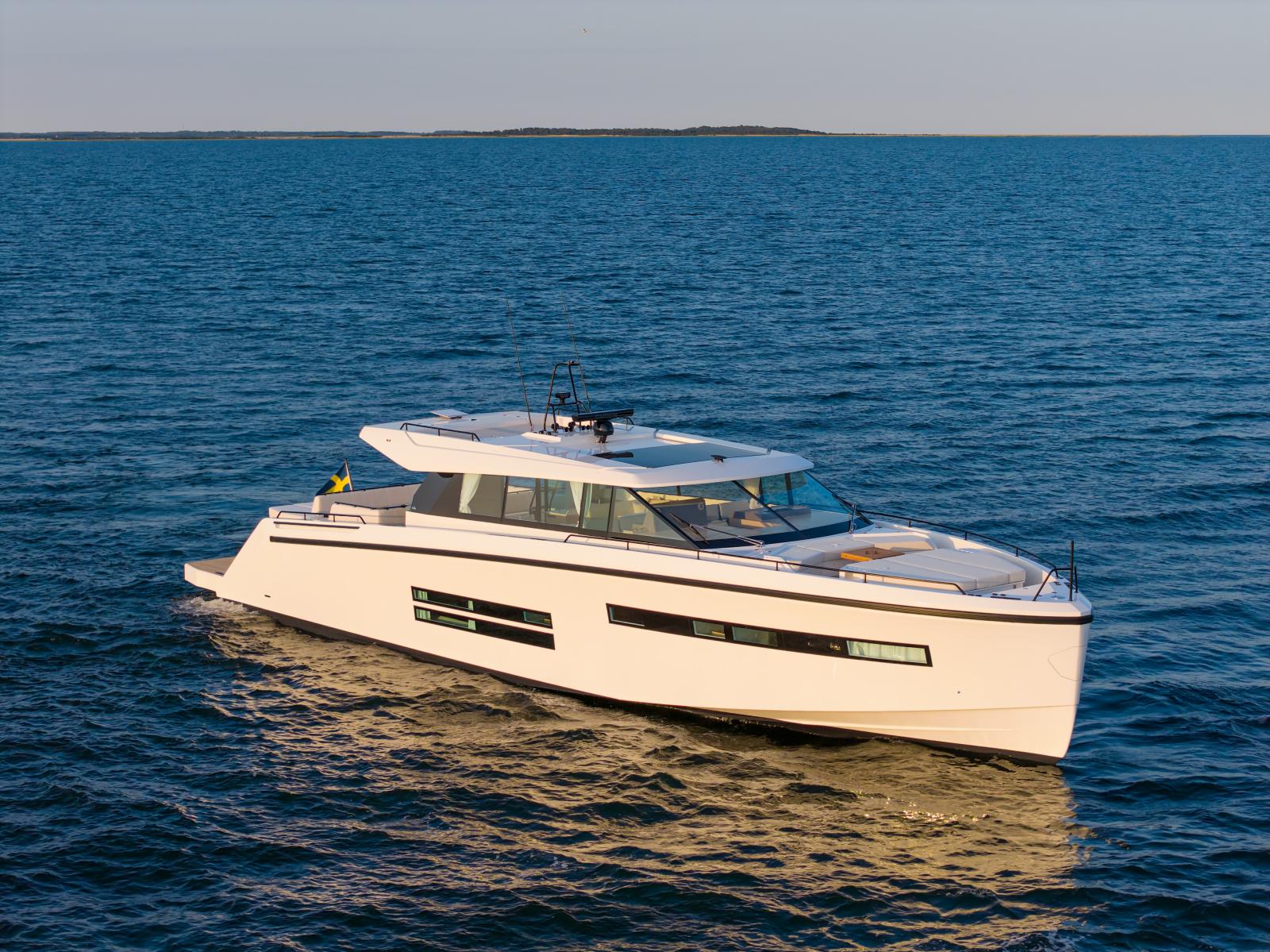 DELTA POWERBOATS 72 coupé